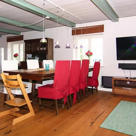 Holiday Home Alte Weinstube, Emmelsbuell 度假居 *